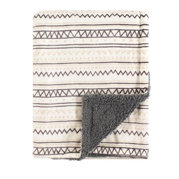 Hudson Baby Other - Hudson Baby Plush Blanket Faux Shearling Gray Cream Stripe ZigZag Triangle Aztec